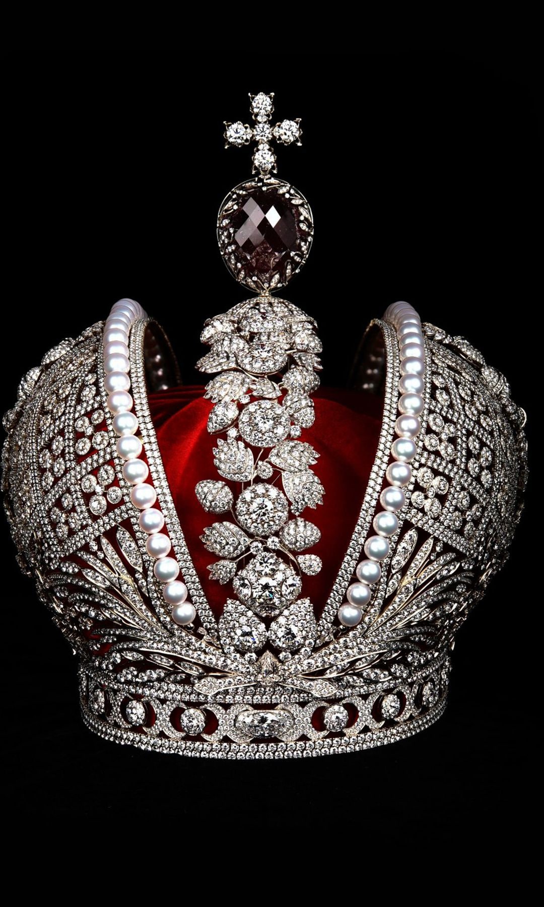 La Corona Imperial rusa de Catalina II 'La Grande', en el museo Hermitage de San Petersburgo. 