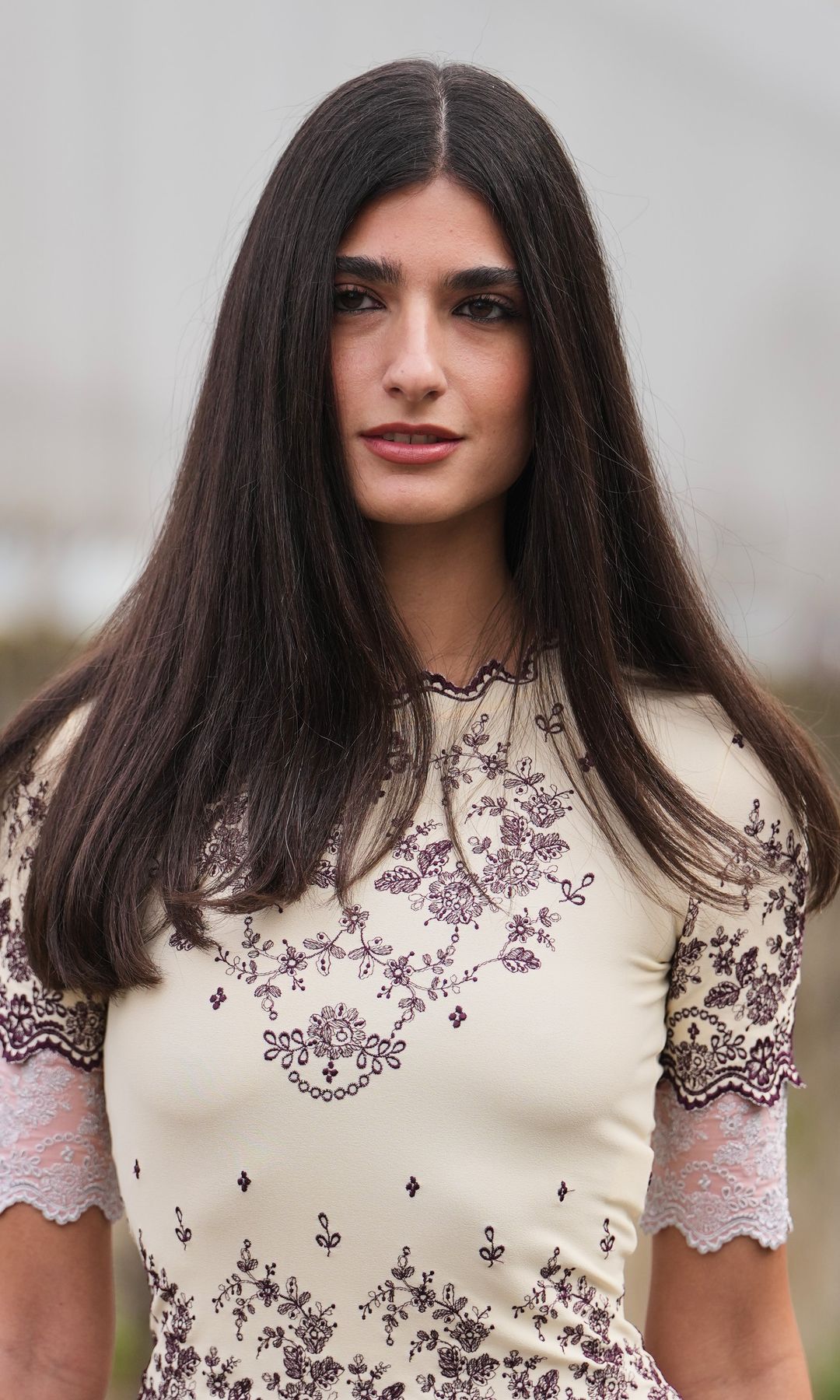  Mujer con cabello liso y largo