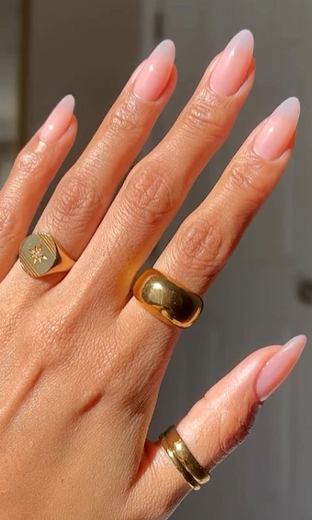 manicura baby boomer almendrada