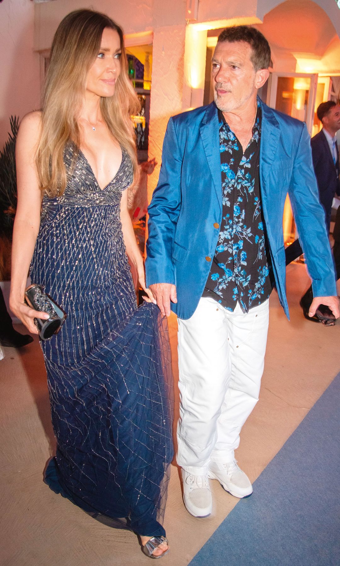 Antonio Banderas junto a su pareja mientras llegaban a la III gala de la fundación Sierra Blanca celebrada en Marbella