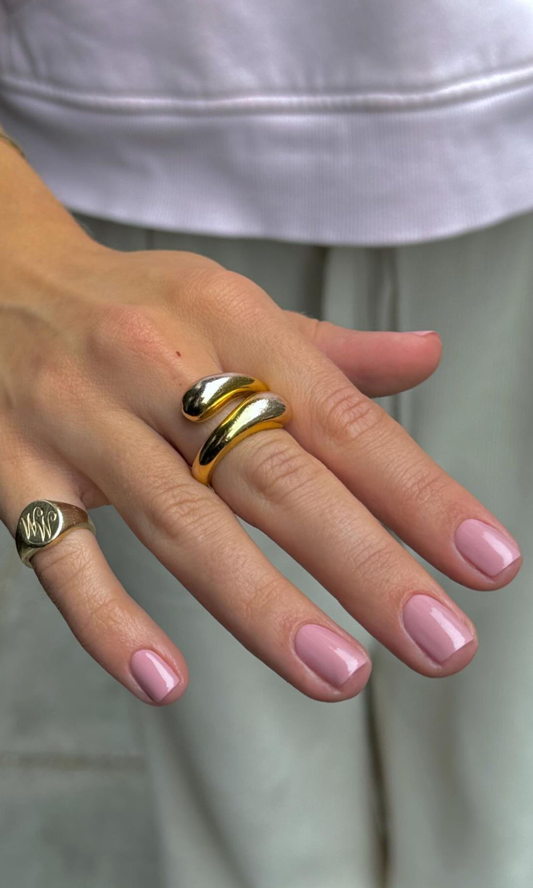 Manicura en rosa malva