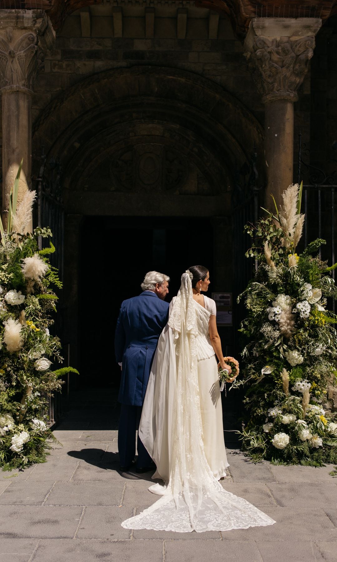 Novia viral con mantilla