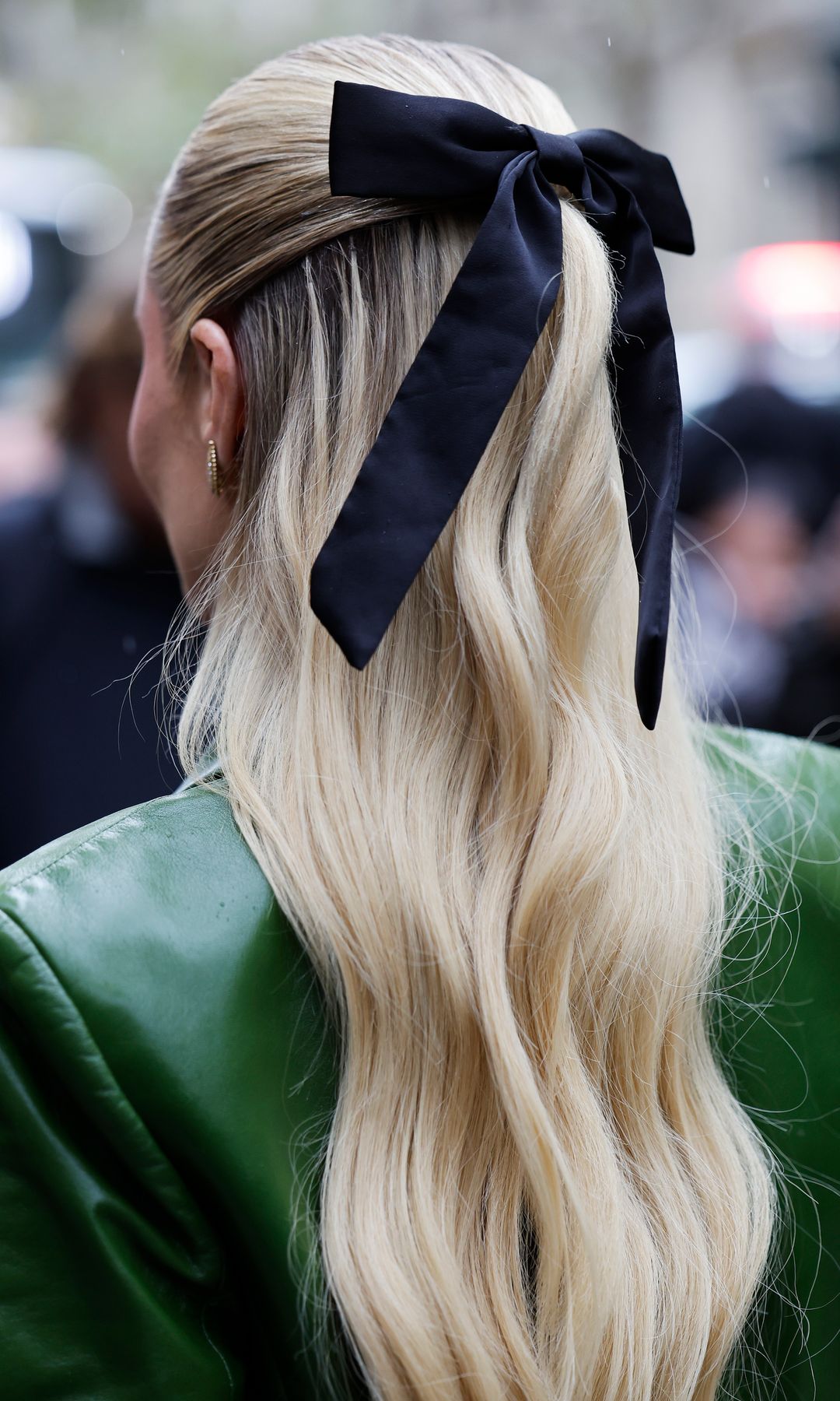  Semirecogido con lazo para medias melenas