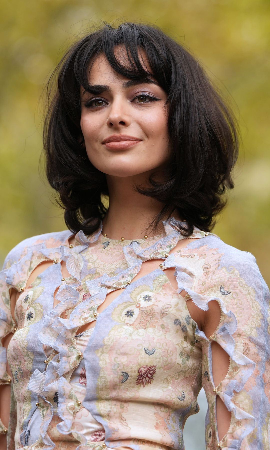  Corte mariposa para cabello corto