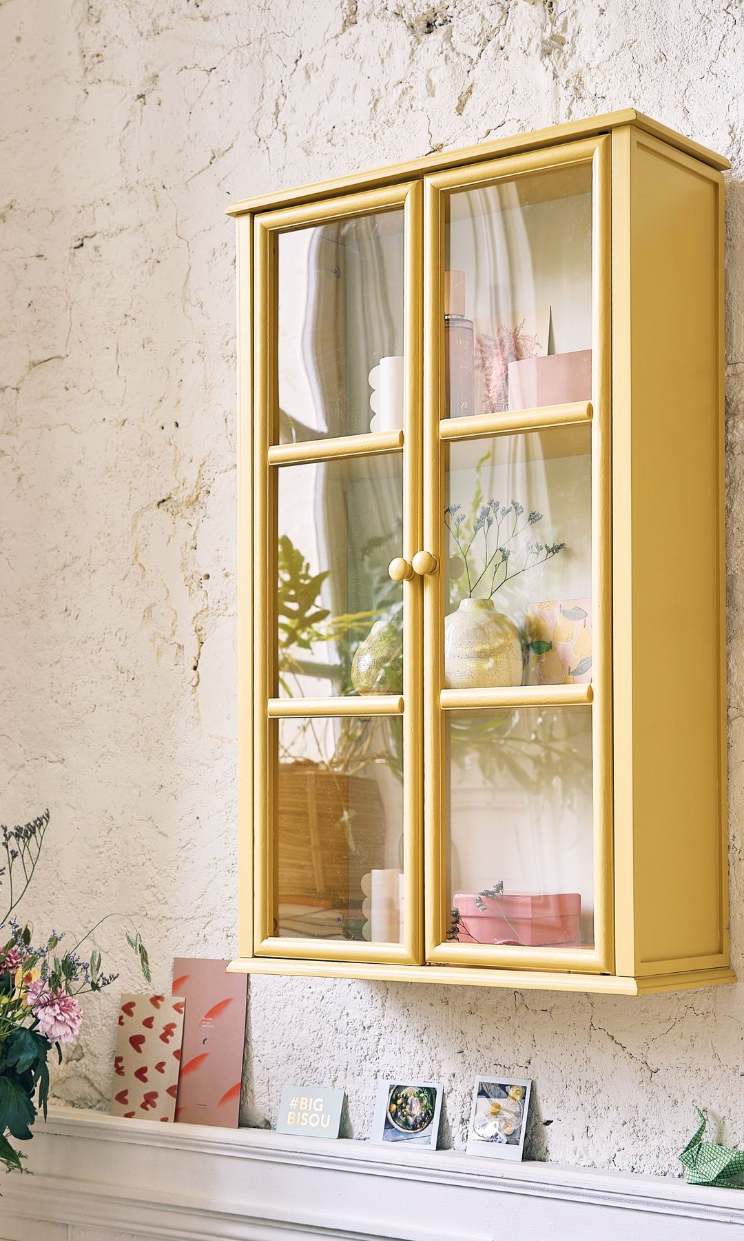 Vitrina en amarillo, de Maisons du Monde