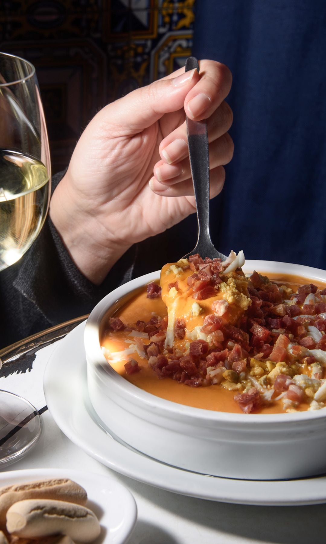 Bodega La Ardosa en Madrid salmorejo vino