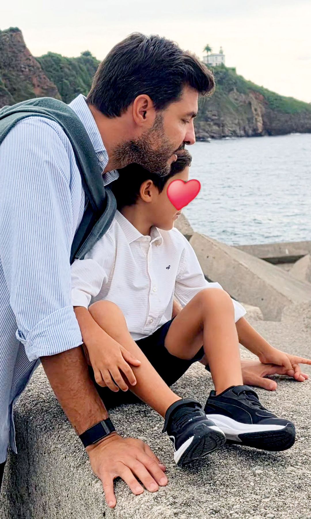 Miguel, la pareja de Paula Echevarría, junto al pequeño de ambos