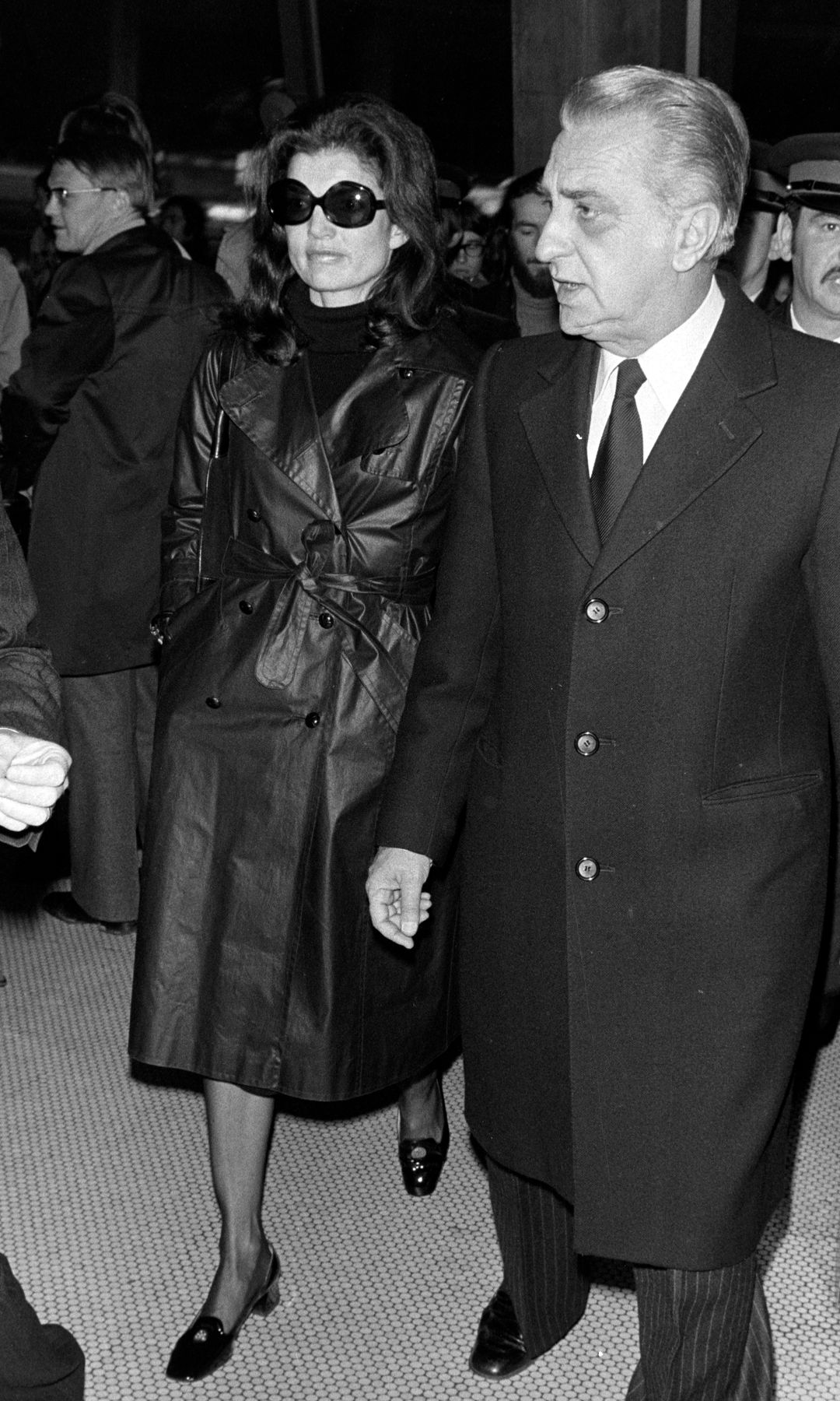 Jackie y Aristóteles Onassis en París (1975)