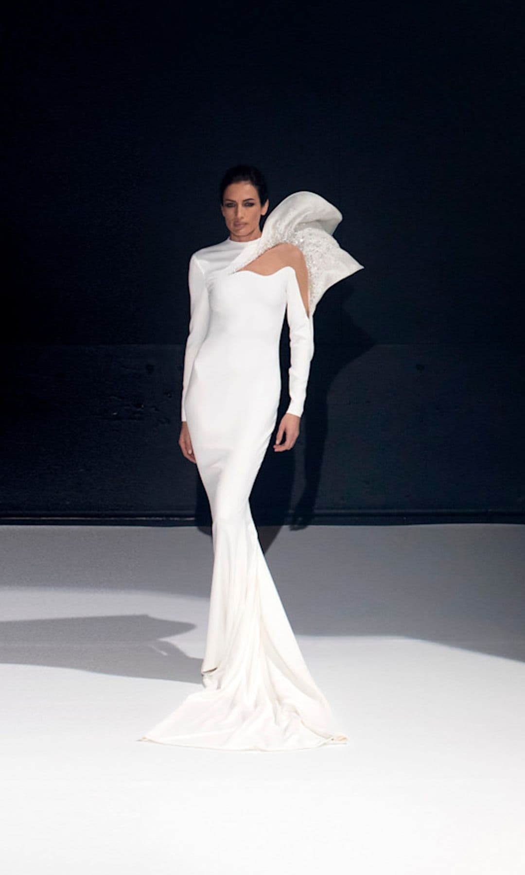 Nieves Álvarez vestida de novia por Stéphane Rolland