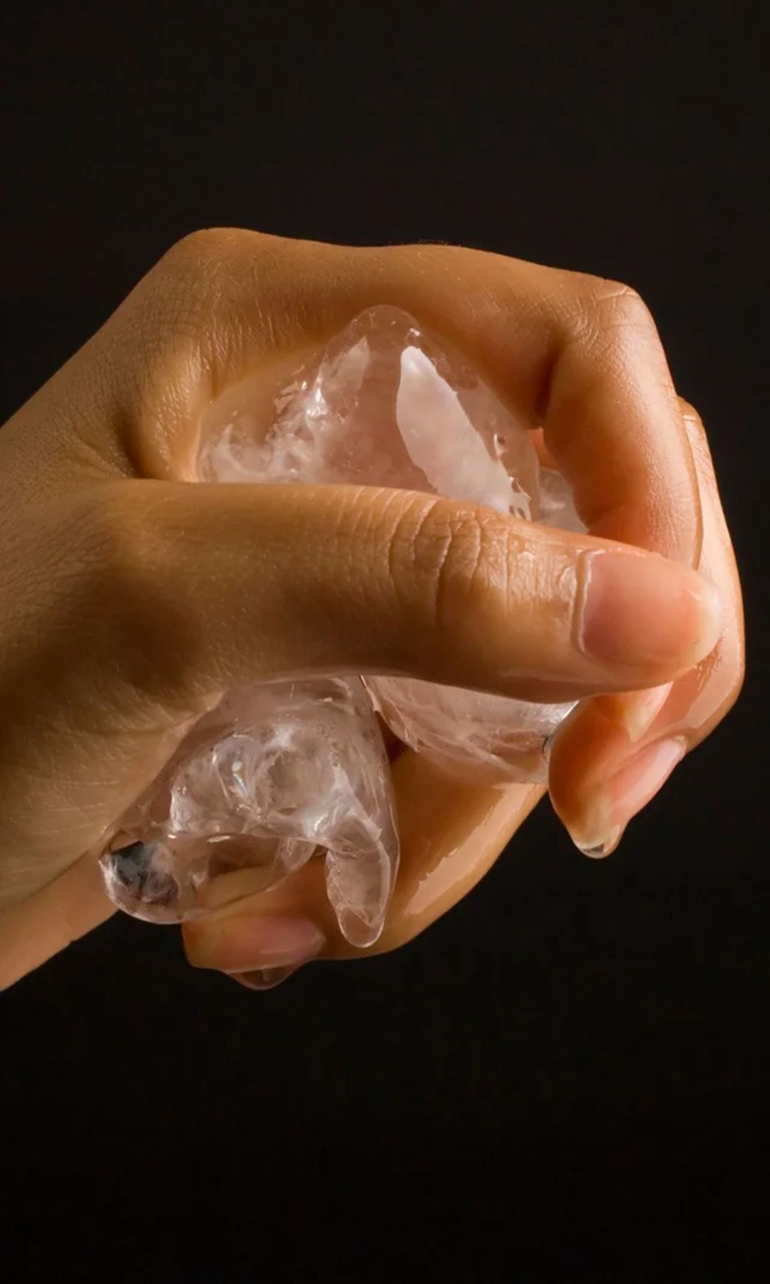 Mano con hielo