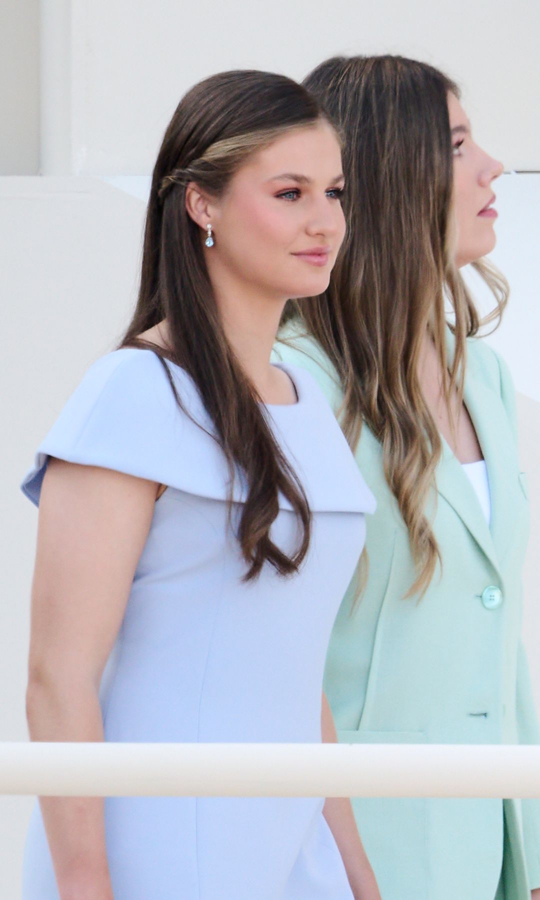 La princesa Leonor y la infanta Sofía en la misa oficial por el Papa León XIV en la Plaza de Cibeles, 7 de junio de 2026