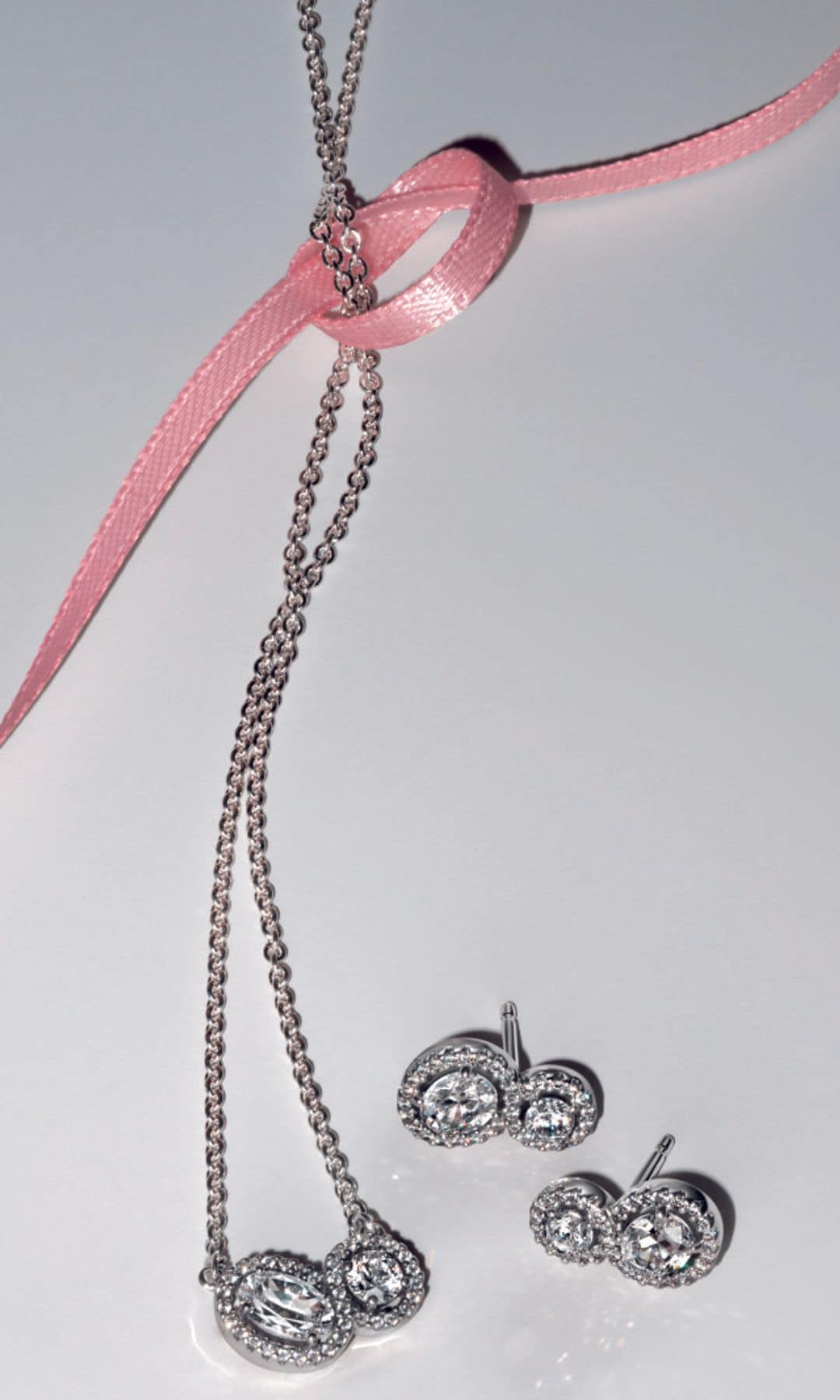 Conjunto de joyas Halo y Abrazo, colección Timeless