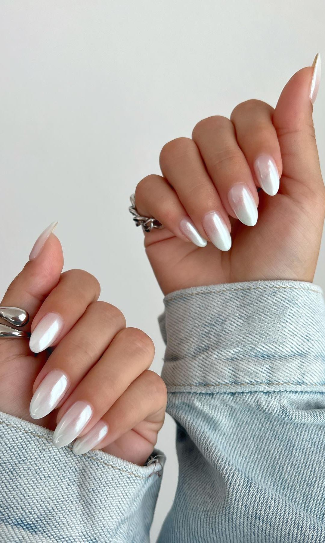Manicura degradada efecto perla