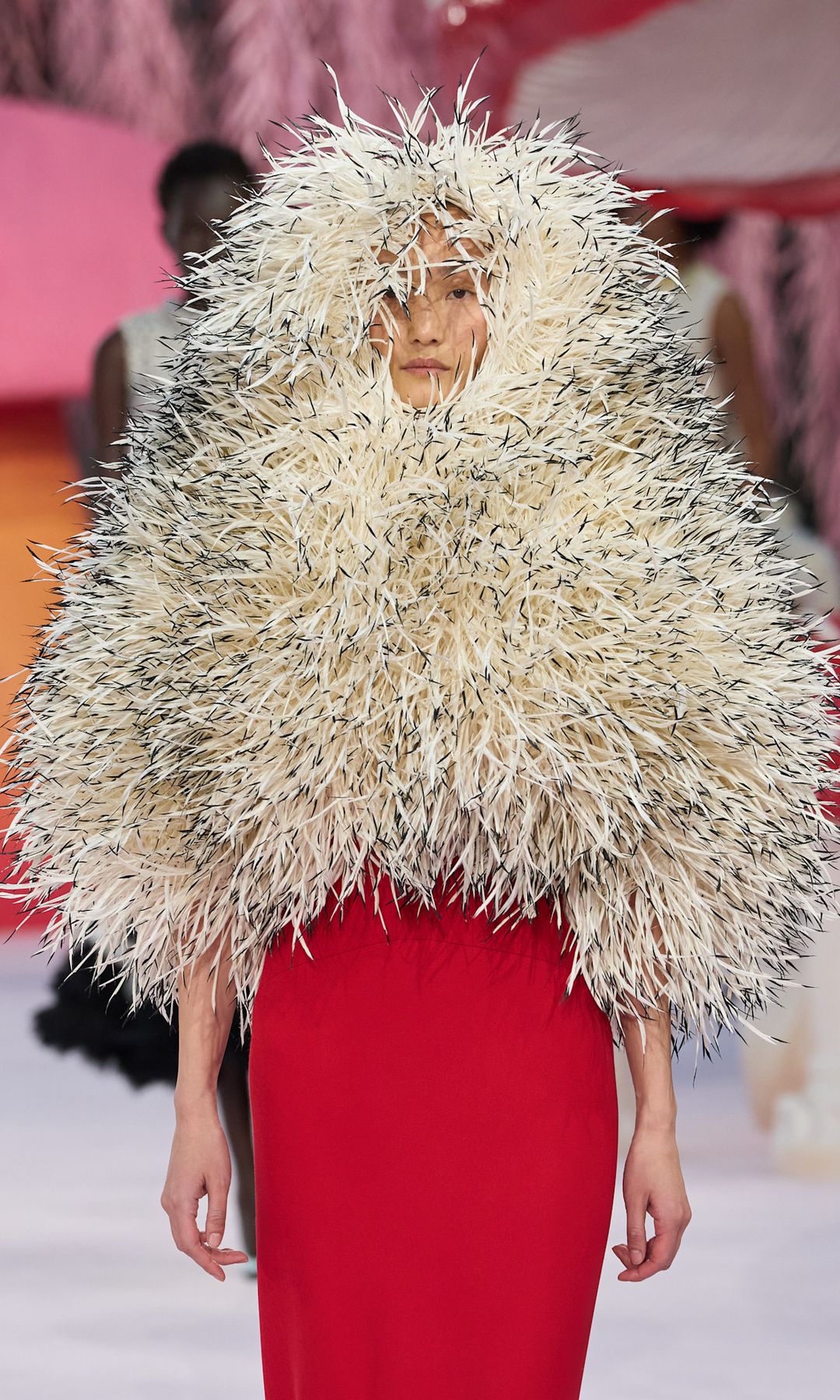 Chanel implementando las plumas