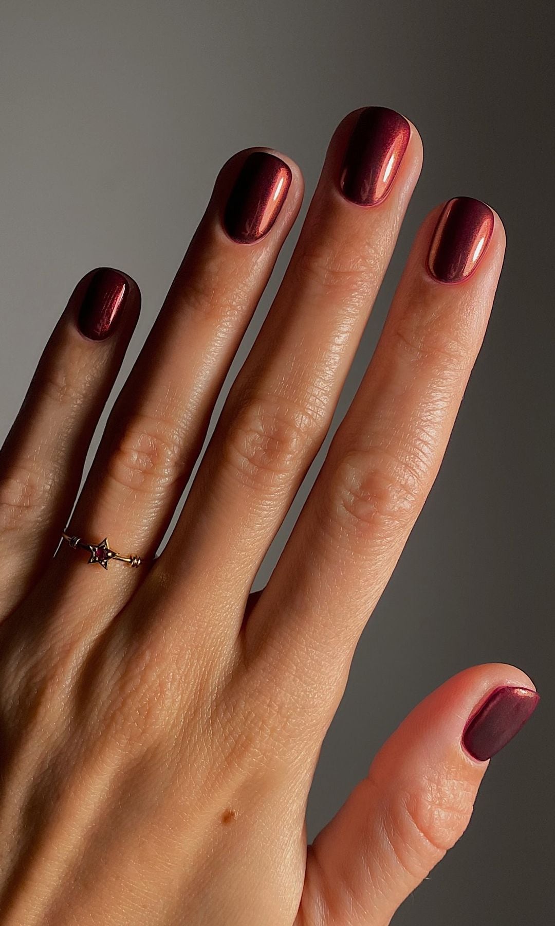 Manicura metalizada
