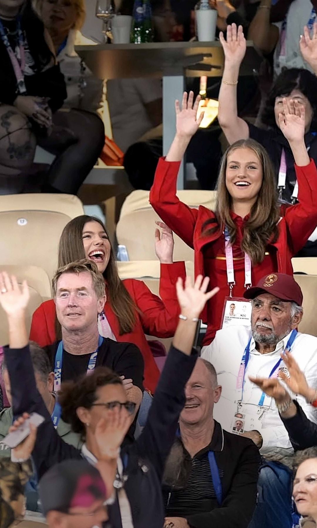 ¡HOLA! + 4175 Leonor y Sofia en Paris Juegos Olimpicos