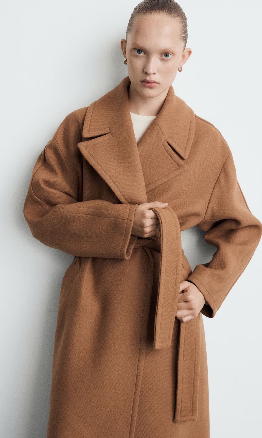 Abrigo lana Manteco con cinturón de Mango (149,99 euros)