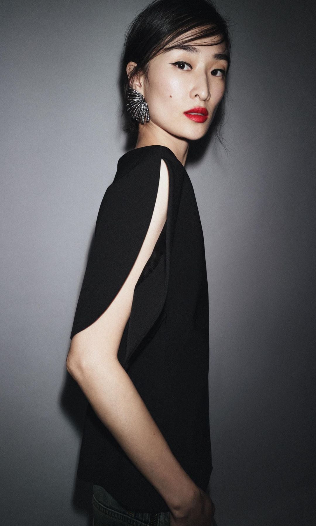 Tops especiales de Zara para llevar con vaqueros estas navidades y ser la más elegante, como Tamara Falcó