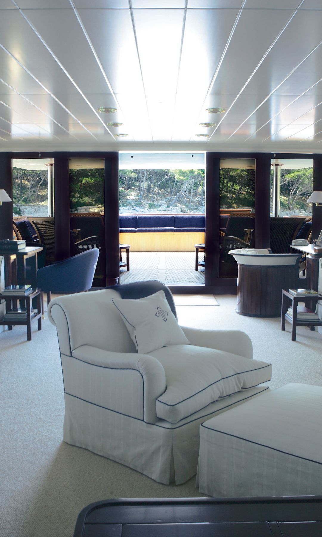 El salón de Valentino en su yate