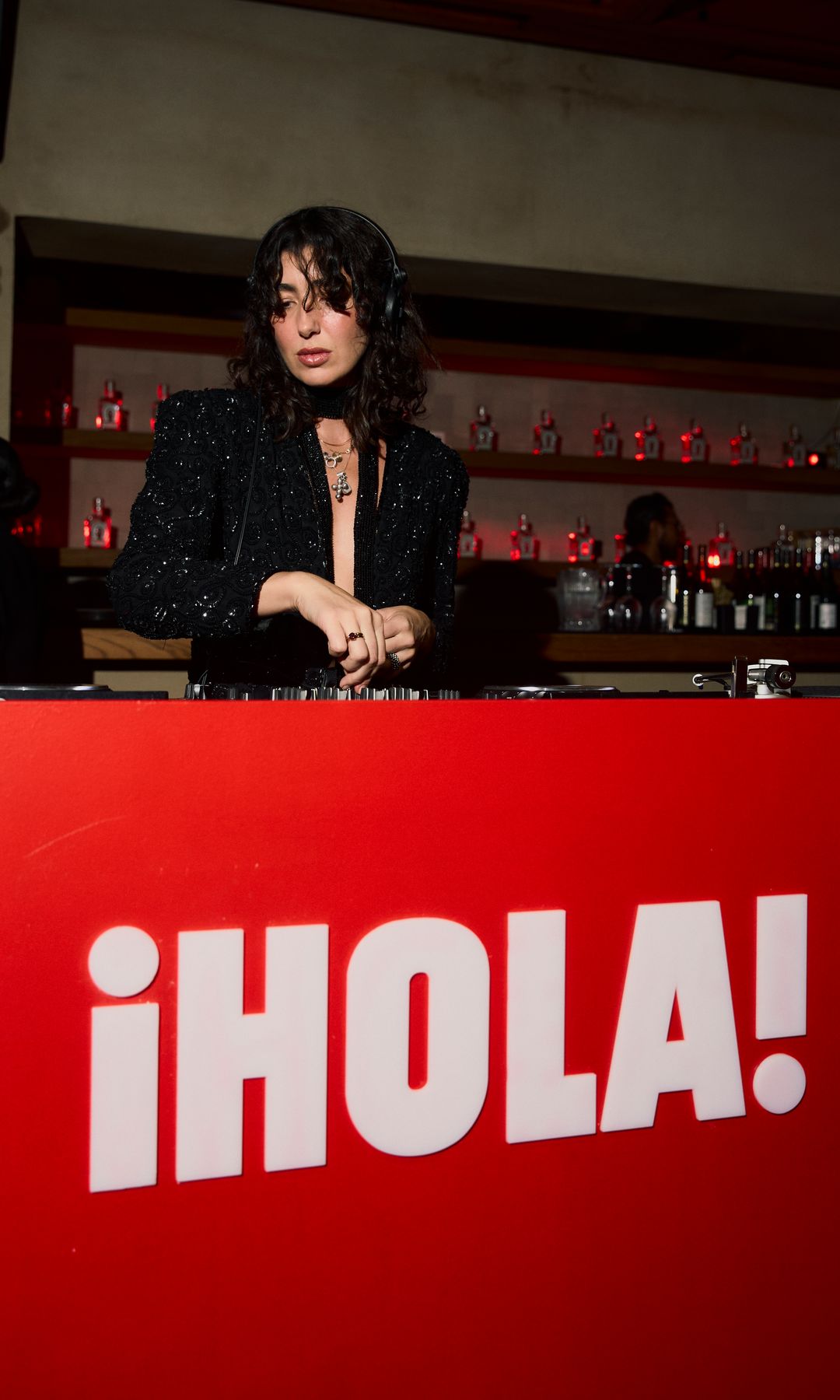 La DJ y diseñadora mexicana Chloe Amutio.