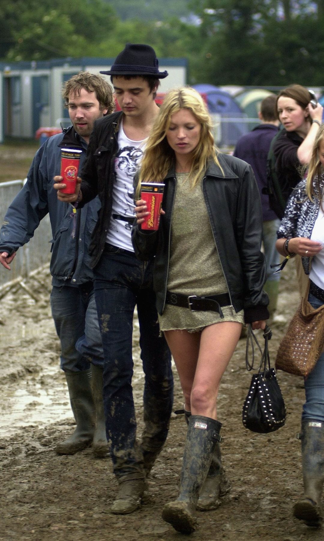 Los looks de festival de Kate Moss en Glastonbury son inspiración 20 años después
