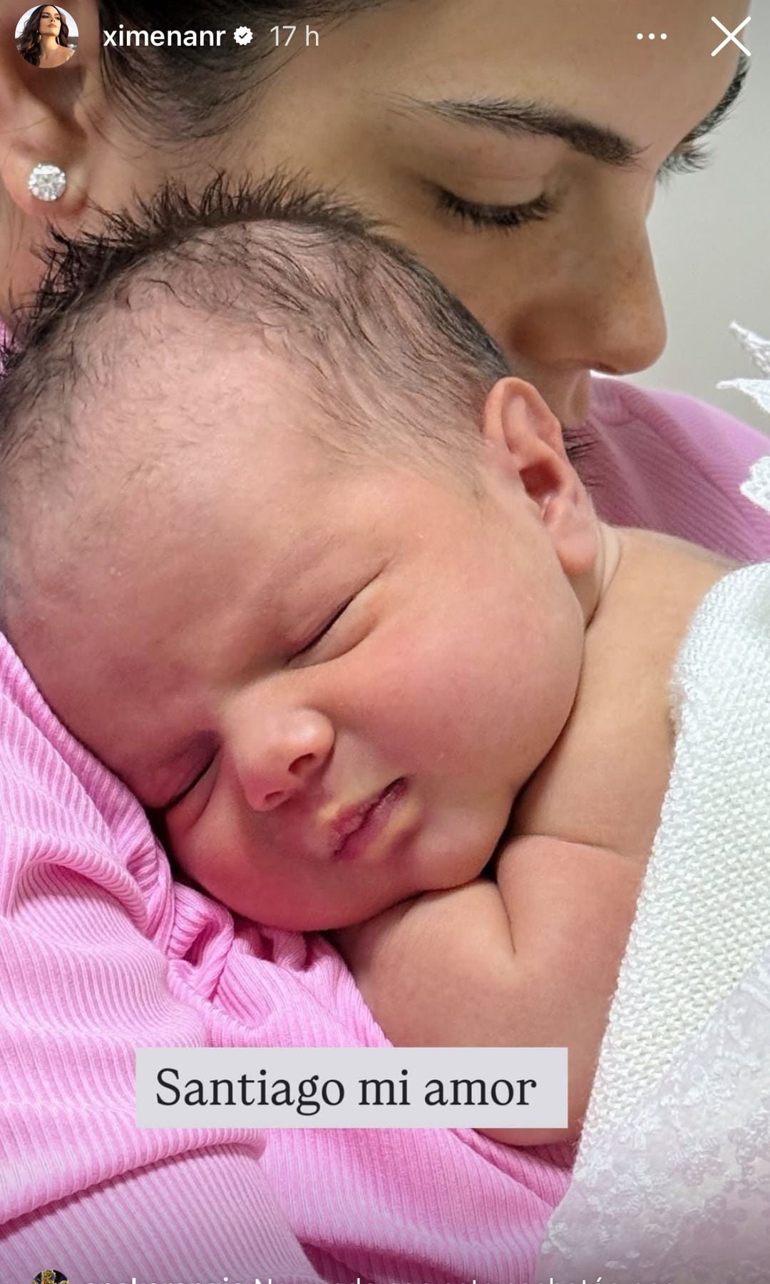 Ximena Navarrete con su hijo Santiago.