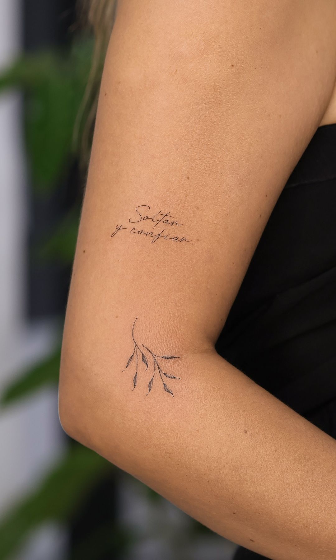 Tatuaje soltar y confiar