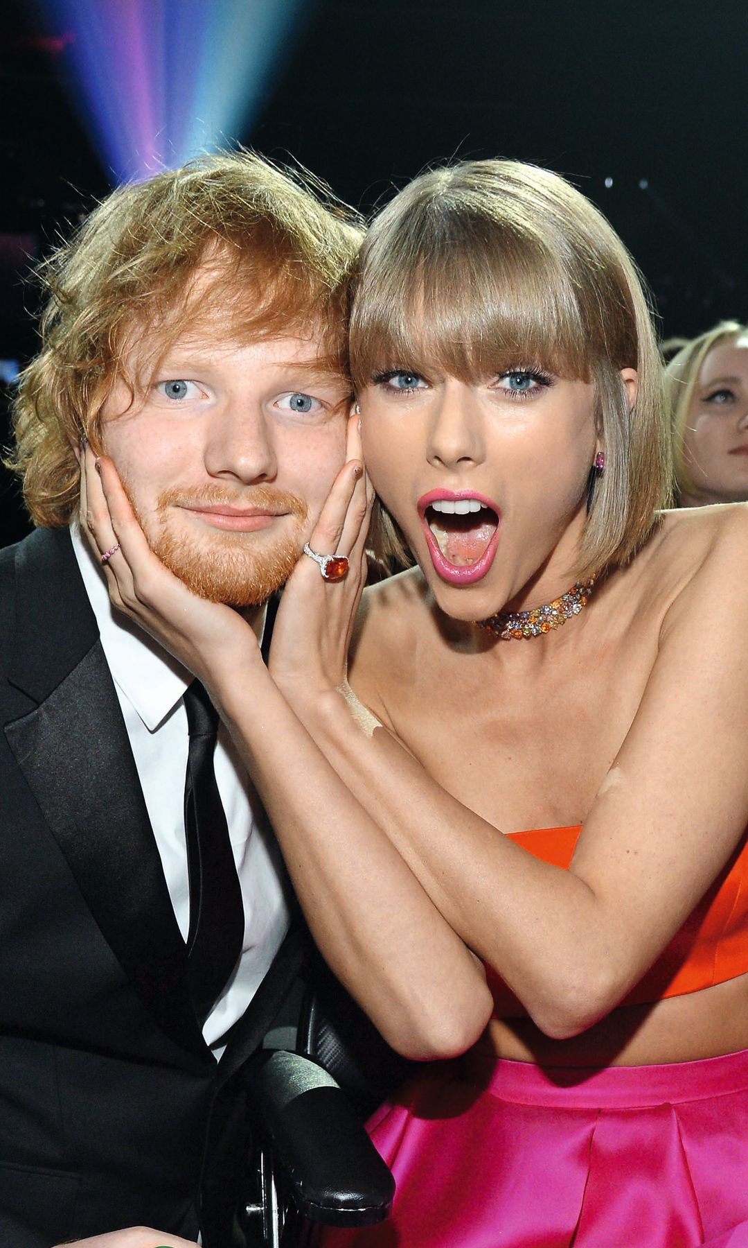 Ed Sheeran y Taylor Swift son grandes amigos, se espera que el cantante actúe en su vida