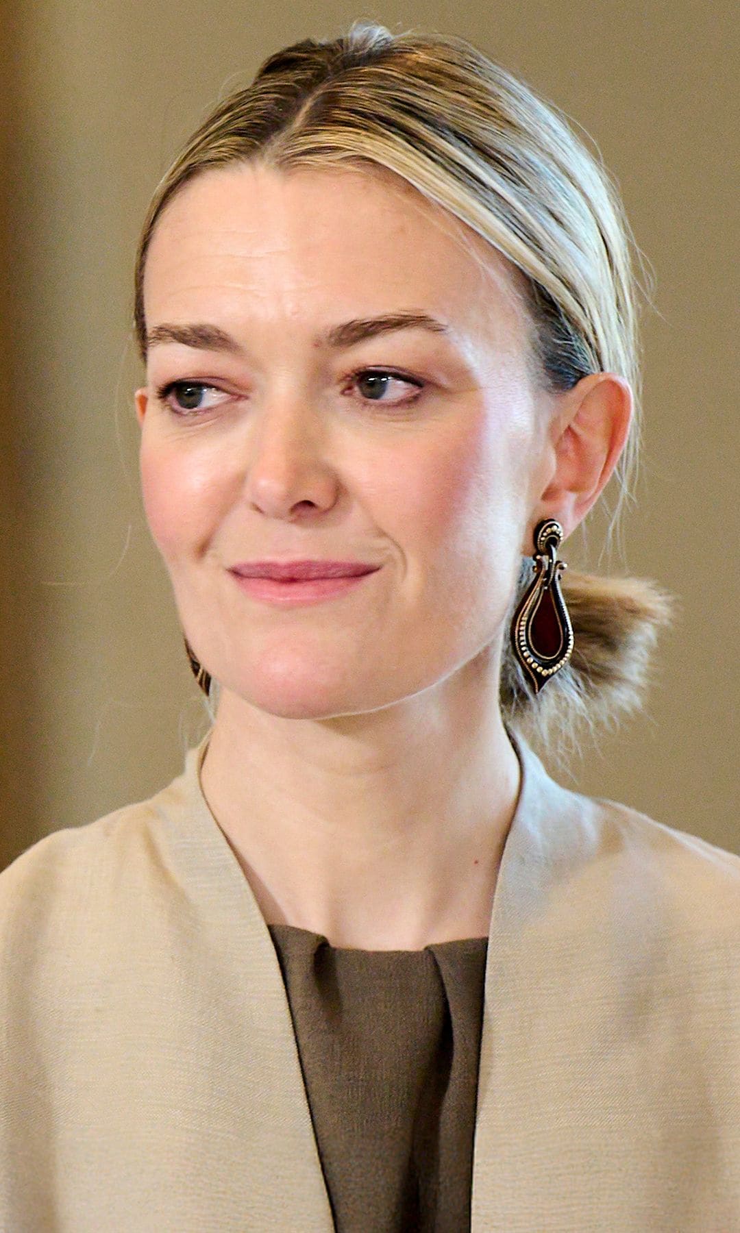 La razón por la que Marta Ortega lleva maxijoyas con looks básicos: "Es una decisión estilística consciente y magistral"