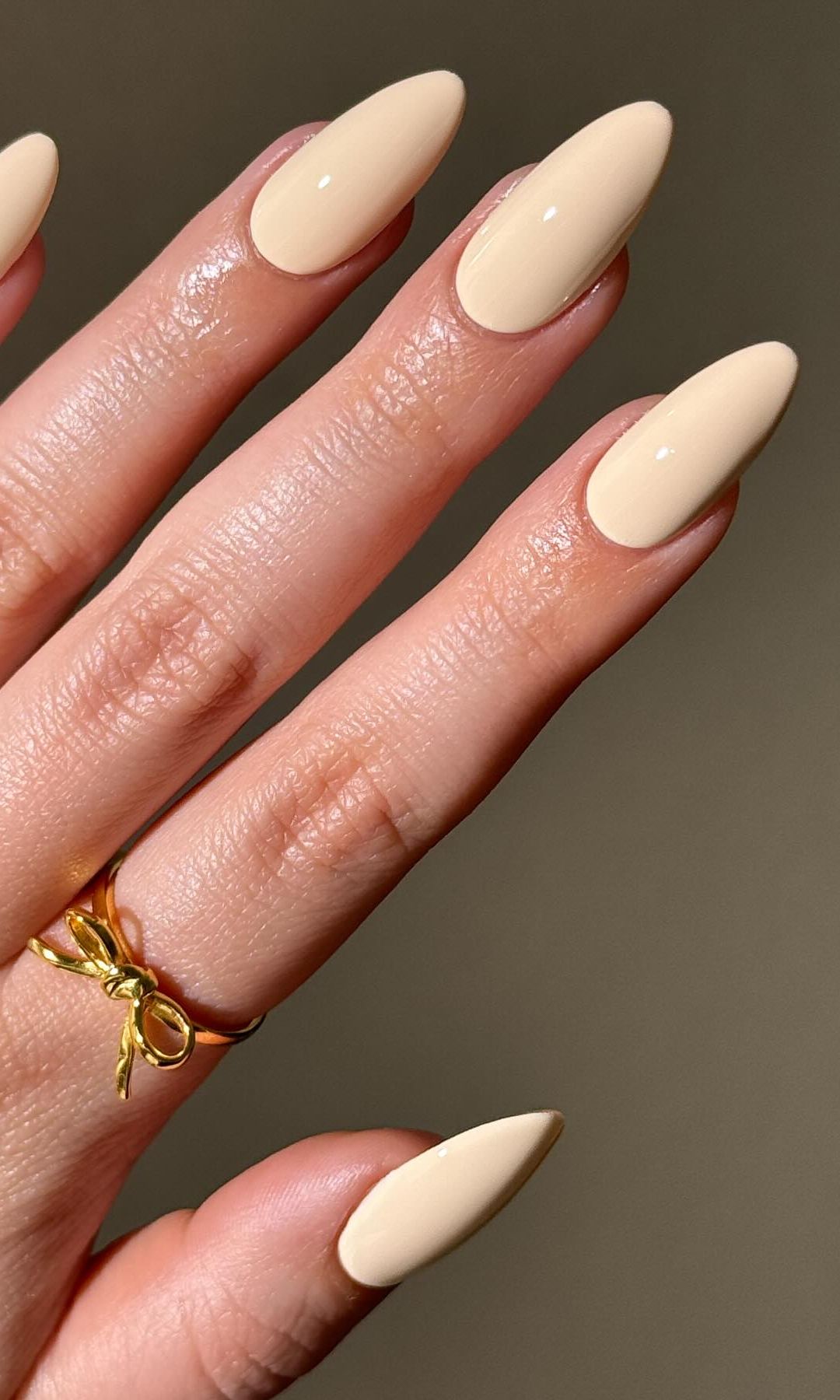 Manicura en color beige