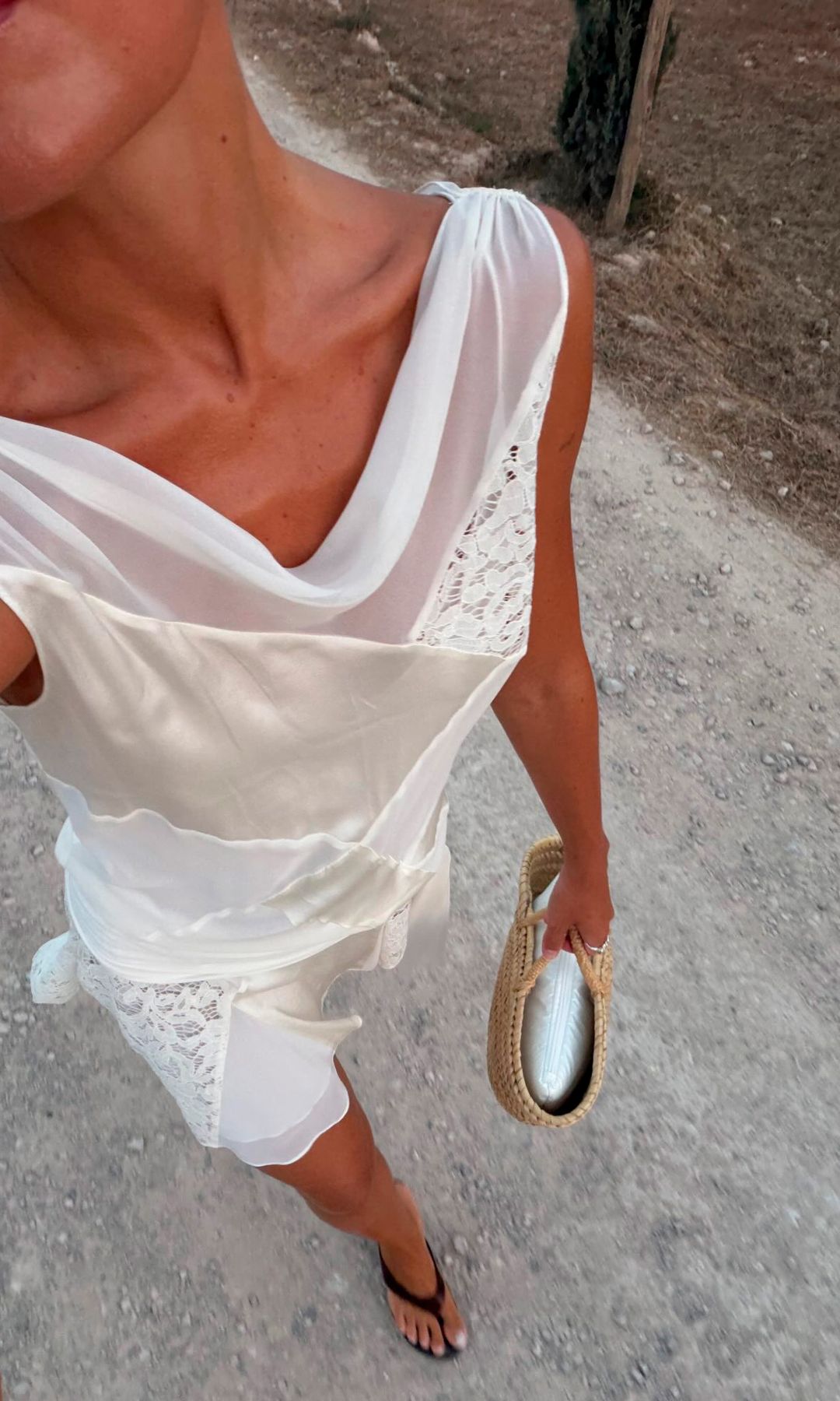 Bea Gimeno luciendo el vestido de su preboda durante las vacaciones de verano