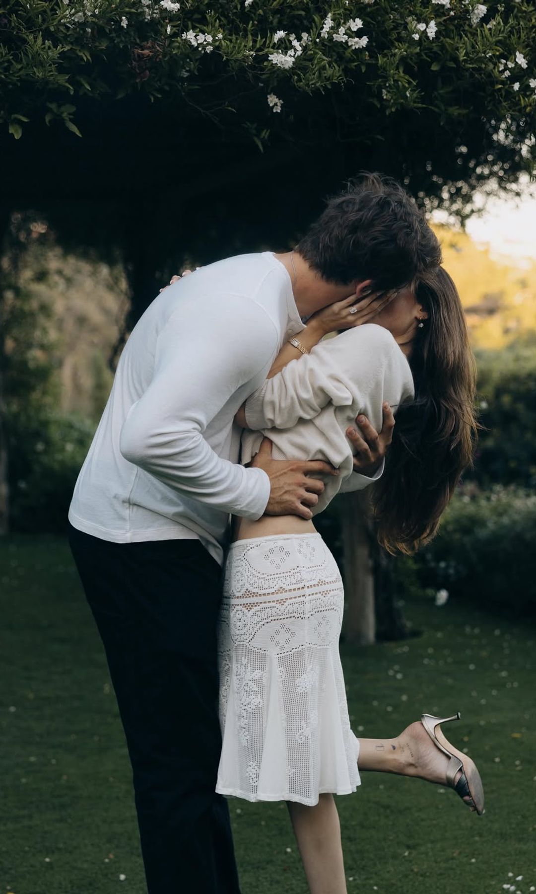 Madison Beer anuncia su compromiso con Justin Herbert