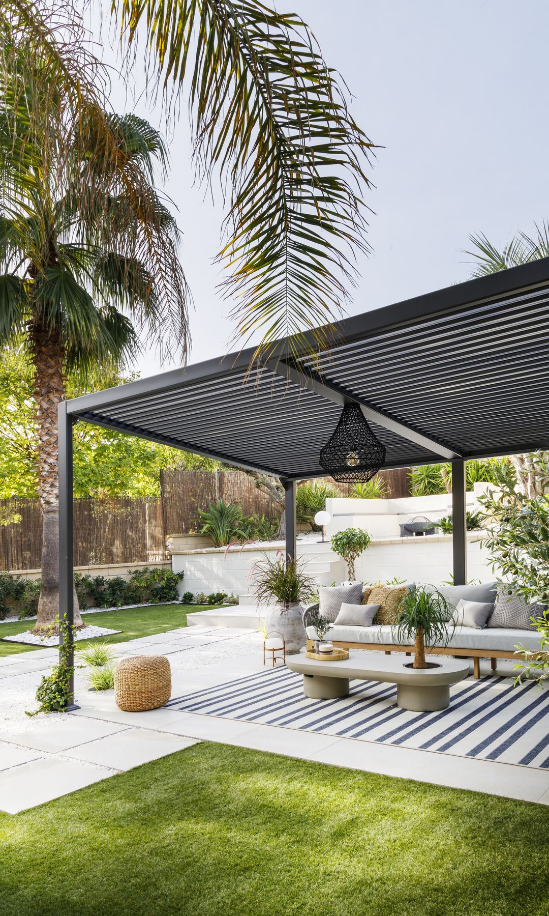 Zona exterior con pérgola
