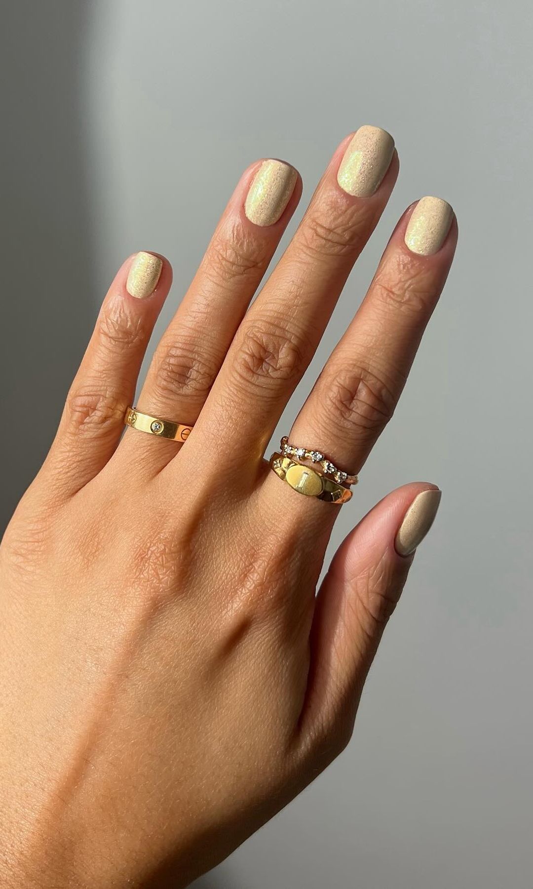 Manicura amarilla