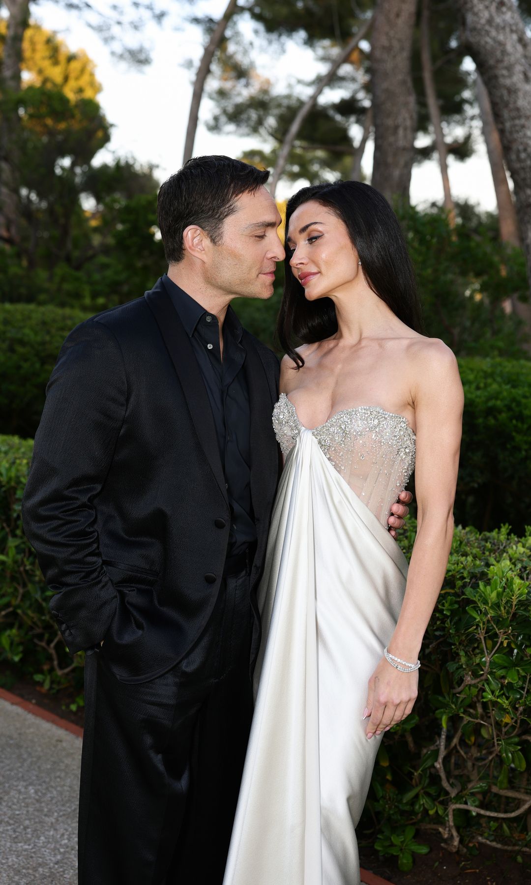 El actor Ed Westwick y su mujer, Amy Jackson: Palma de Oro a la pareja más elegante en La Croisette