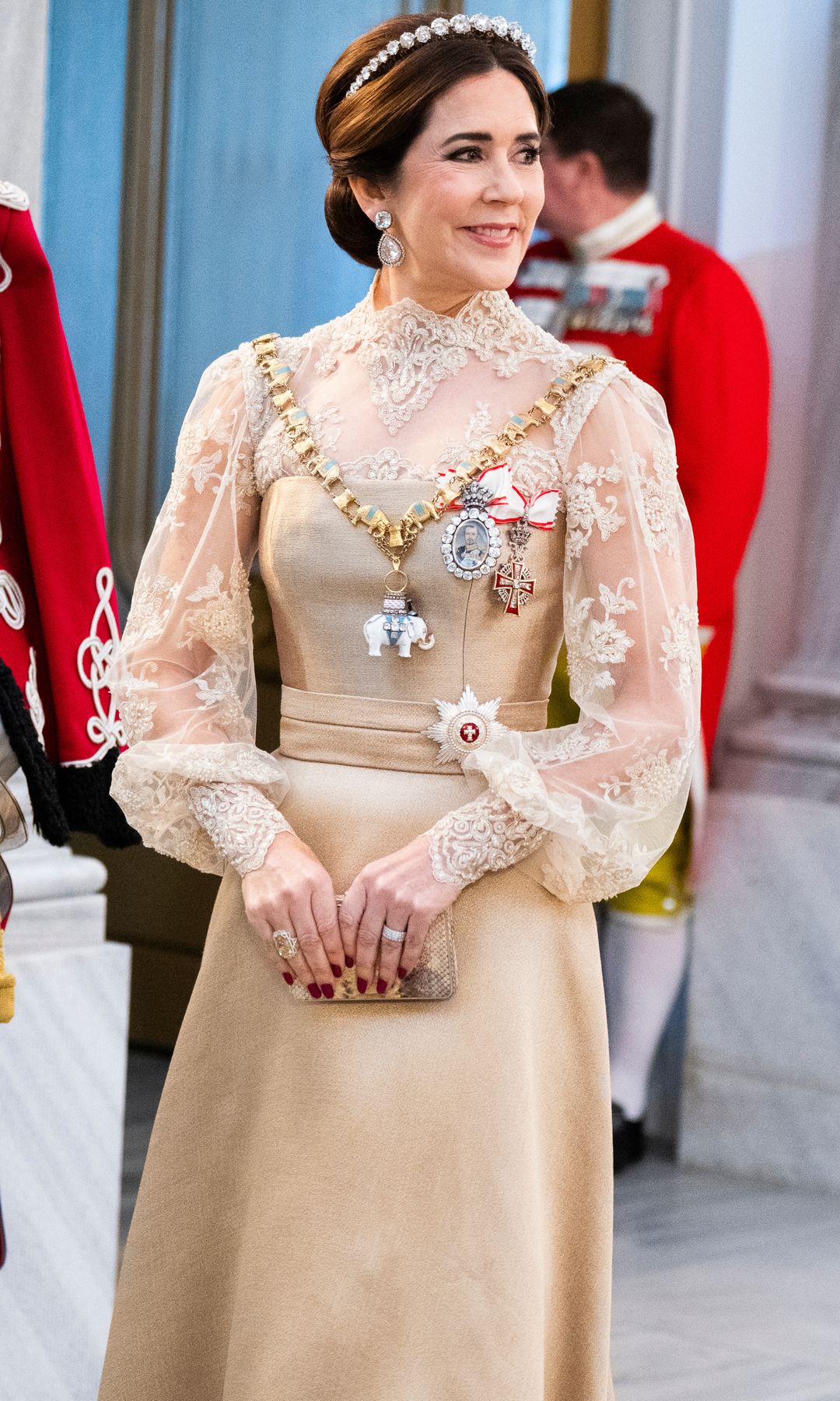 Mary de Dinamarca y su maestría para reutilizar vestidos de gala sin que se note: "Es la reina más sostenible"