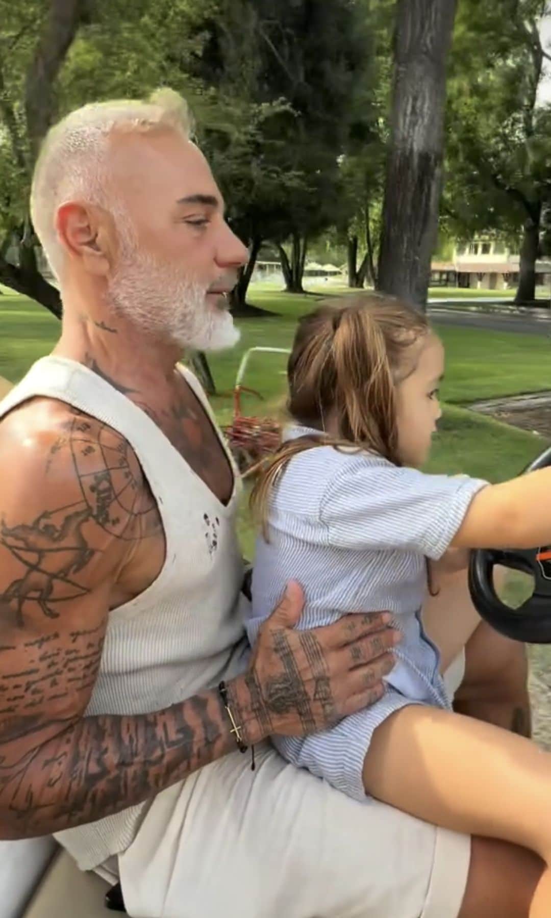 Blu se ha convertido en la cómplice de aventuras de Vacchi.