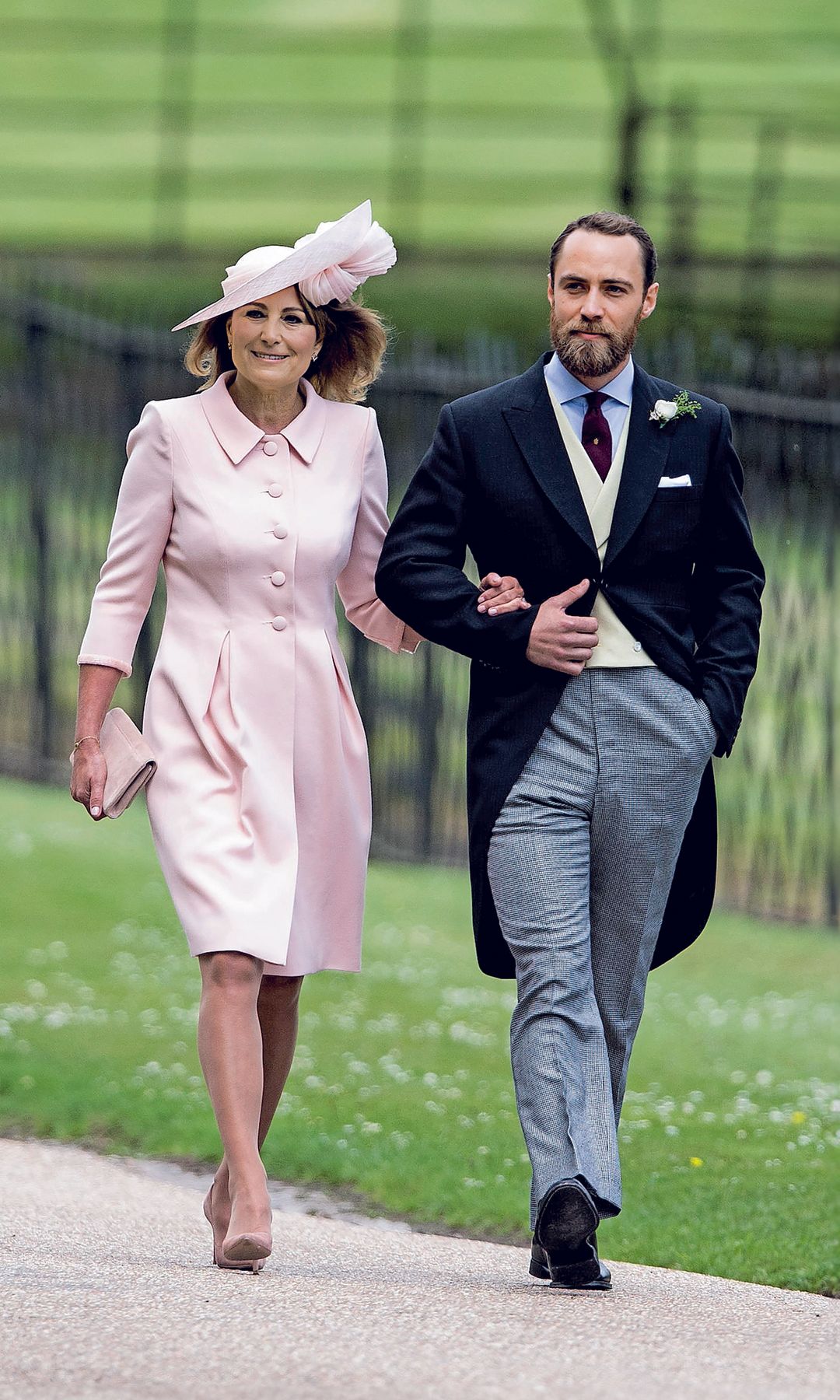 JAMES MIDDLETON HERMANO DE LA PRINCESA DE GALES, NOS RECIBE EN SU casa de campo DE BERKSHIRE: "A MENUDO, LOS PERROS NOS ACABAN SALVANDO"