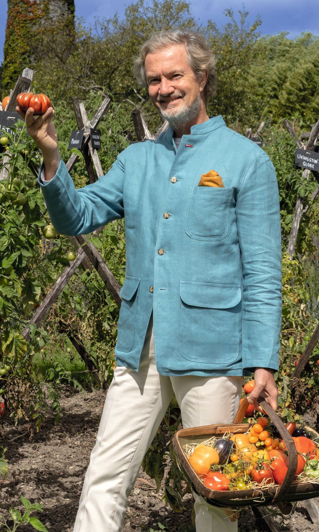 Louis Albert de Broglie se entrega a su huerto de tomates