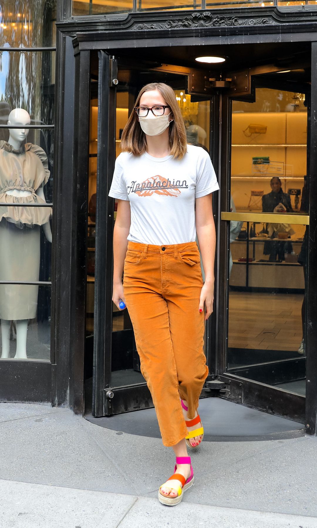 Violet Affleck paseando por Nueva York