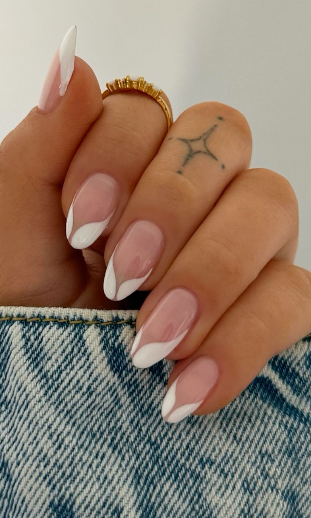 Manicura francesa con manchas