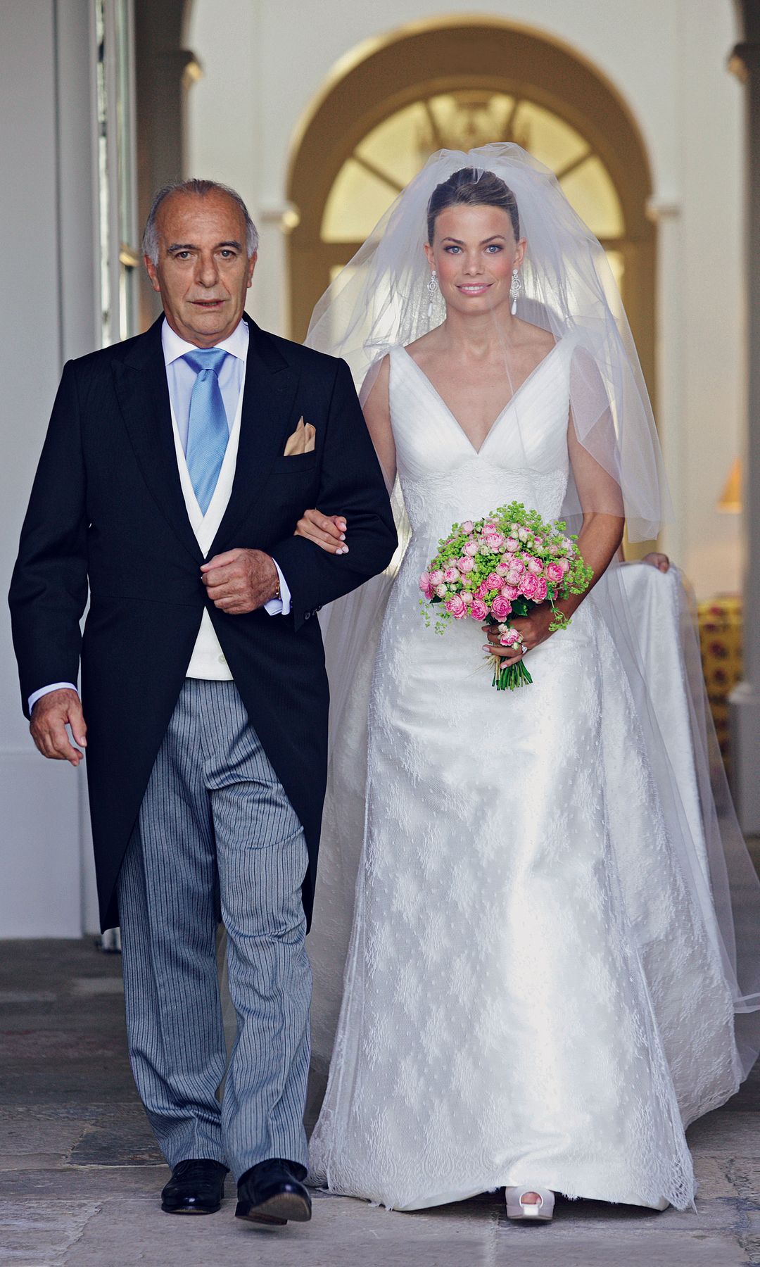 HOLA+ Boda Caritina y Carla Goyanes