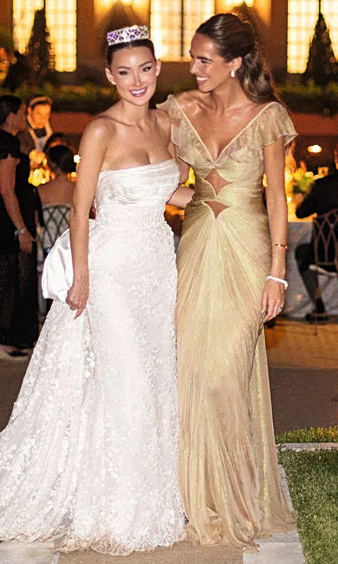 La novia , radiante en la celebración