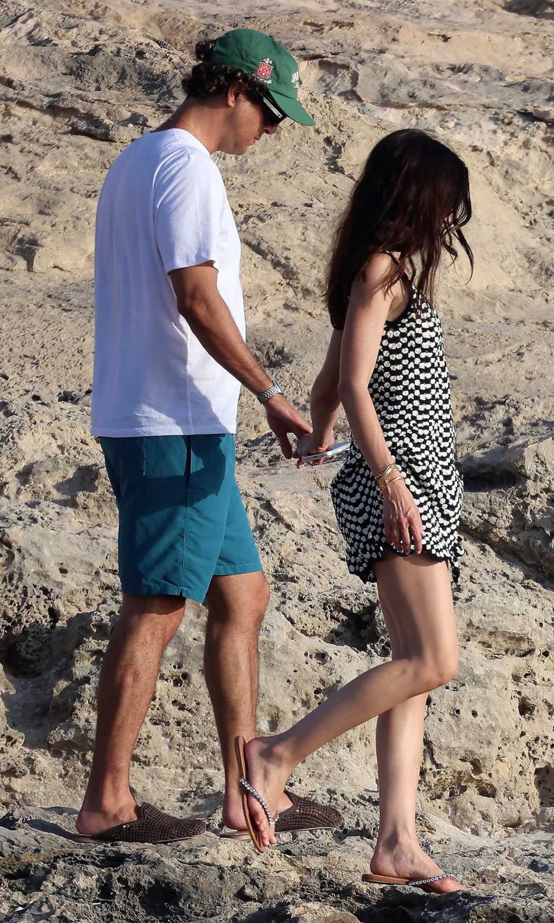 Ana de Armas y Beto Montenegro captados en una isla juntos