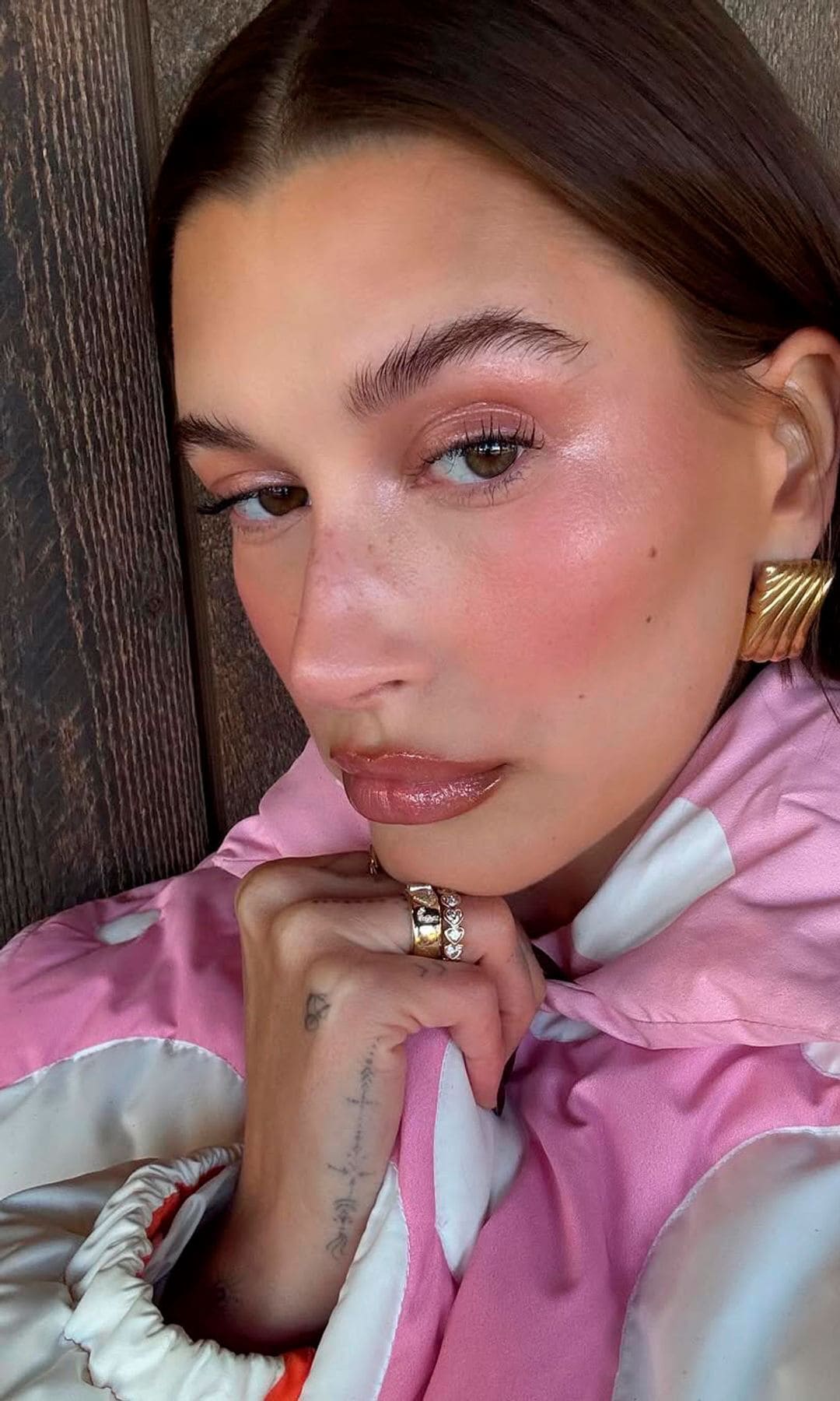 Hailey Bieber tendencias maquillaje medicina estética