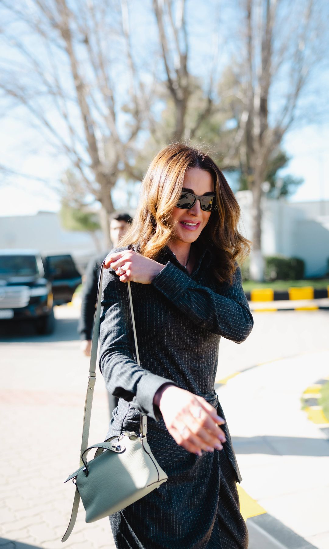 Nuestros expertos opinan sobre los primeros looks de las 'royals' este año: "Hay intención de comunicar austeridad"