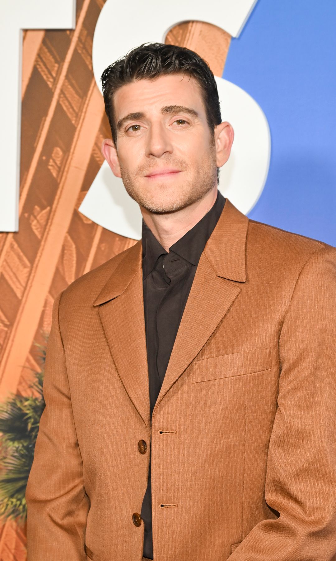 Bryan Greenberg dará vida a Jake, un estadounidense que reside en París