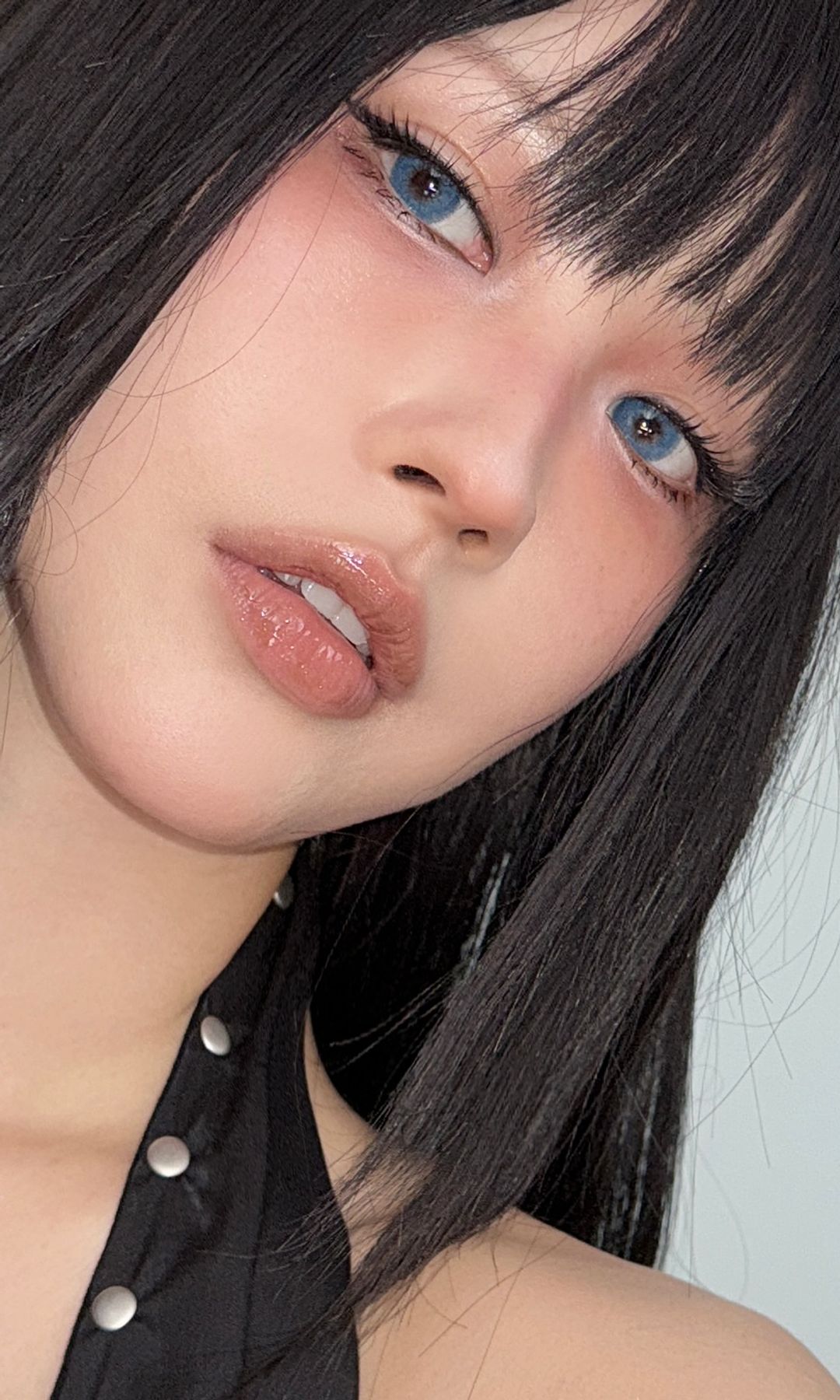 Maquillaje para ojeras con colorete