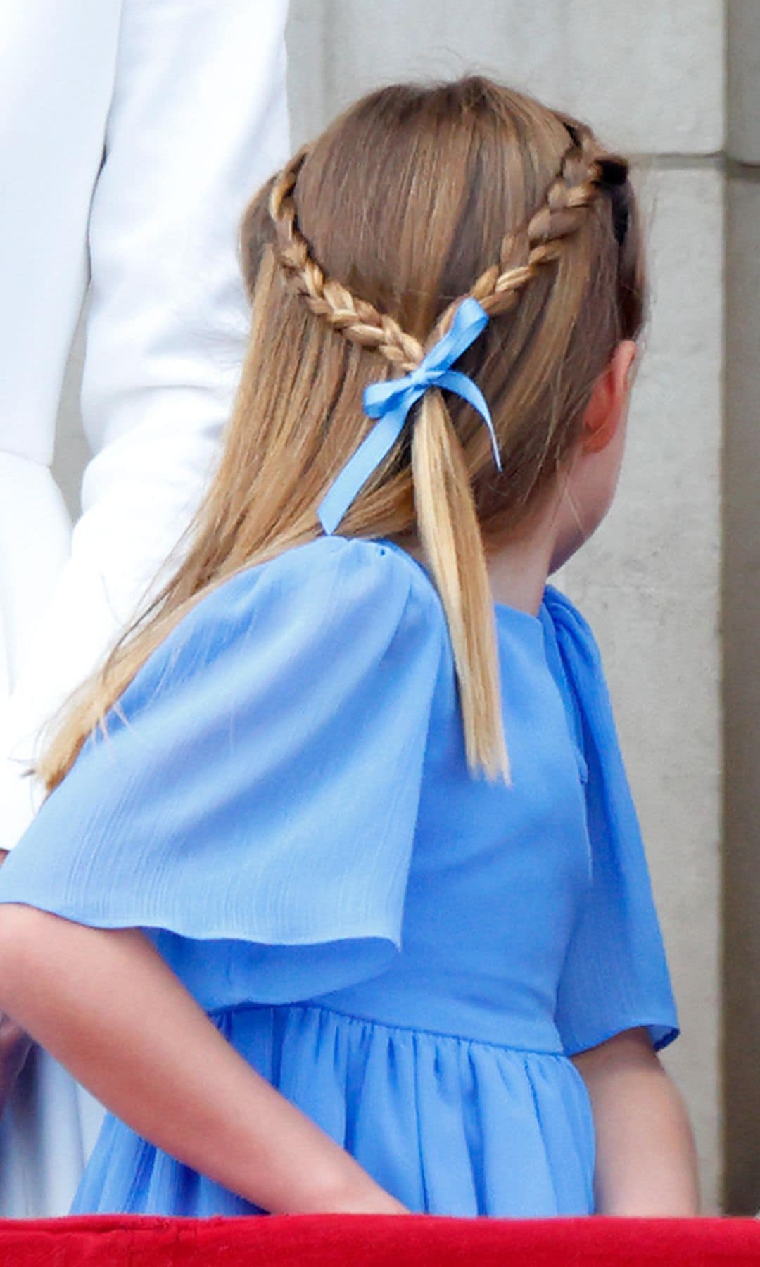 La princesa Charlotte desde el balcón del Palacio de Buckingham en junio de 2022