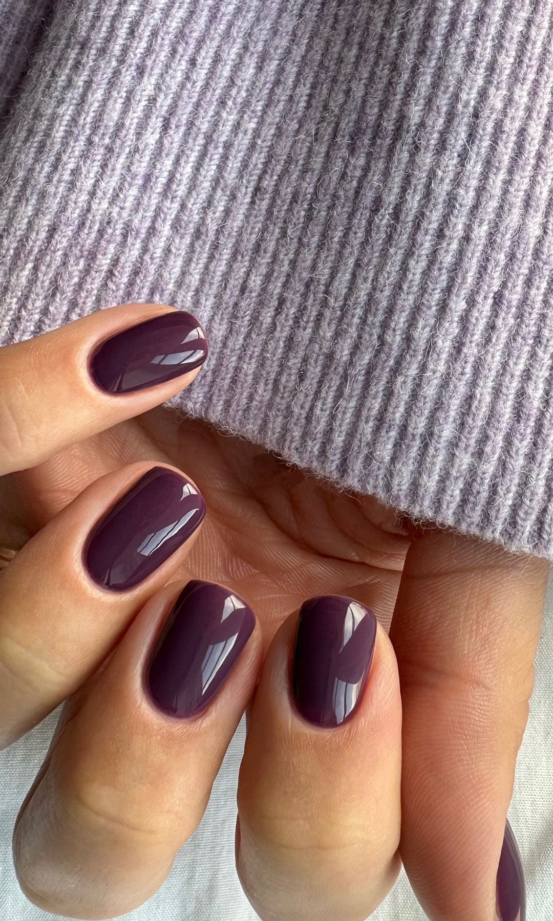 Manicura morada
